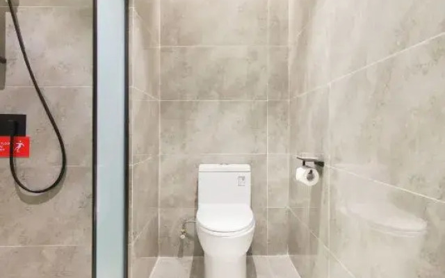 Echarm Hotel (Wuhan Guanggu University Yuan Road Branch)