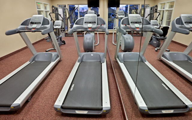 Holiday Inn Express & Suites Ontario by IHG