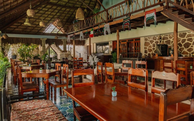 hotel y hostal nojoch che
