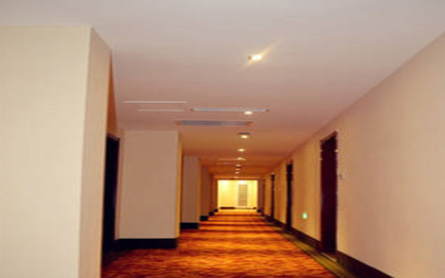 GreenTree Inn Zaozhuang Tengzhou Railway Station Middle Fuqian Road Shell Hotel