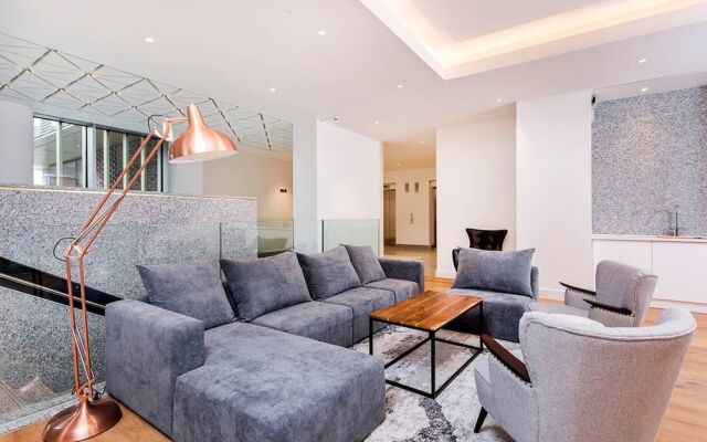 Stunning 2BR Manchester Apartment