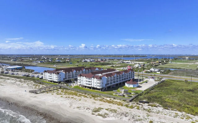 Seascape 2211 2 Bedroom Condo by RedAwning