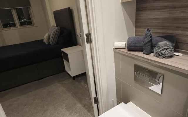 Luxurious 2-bed Haven in the Heart of Barking