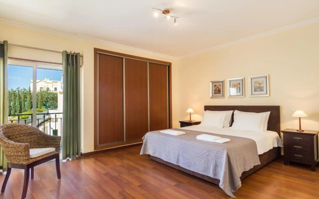 Villa Linda, Alto da Ria