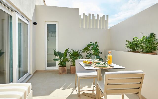 Room Mate Helen Berger Boutique