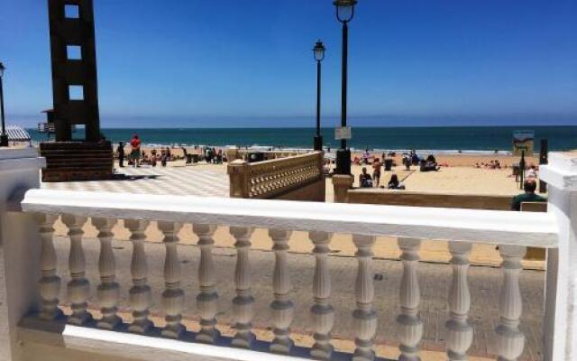 Hostal Rompeolas