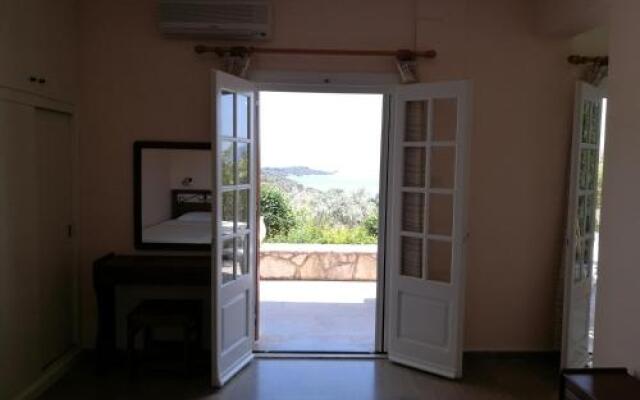 Mentis Apartments