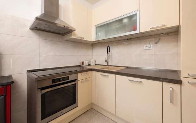 Coastal Comfort Apartment