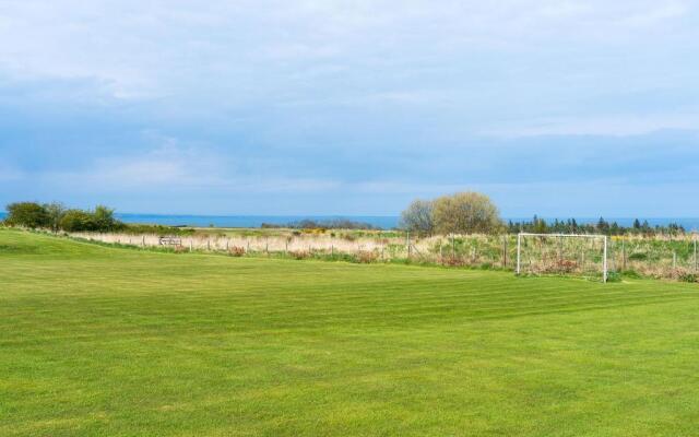 At The Bay: Quintessential Cottage in St Andrews
