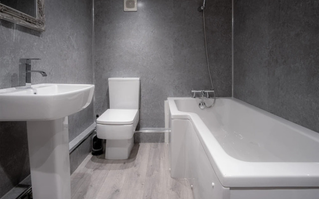Ivy Cellar - 1 Bedroom Apartment - Tenby