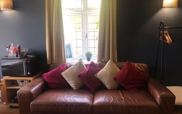 Lovely and Comfortable 1-bed Apartment in Bromley
