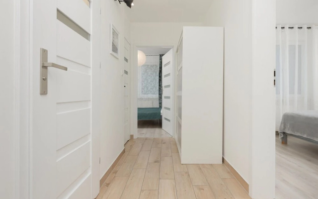 Kopcińskiego Apartment Warsaw by Renters