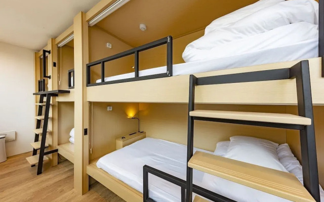 plat hostel keikyu kamakura wave