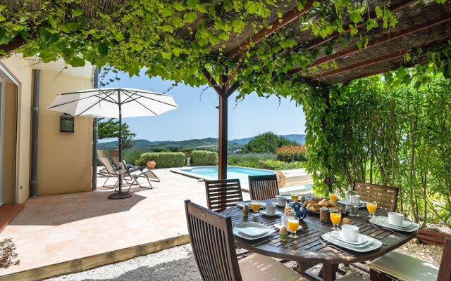 Spacious Villa With Private Swimming Pool And Fully Enclosed Garden