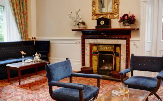 Cartland Bridge Hotel