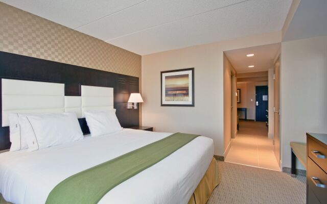 Holiday Inn Express Hotel & Suites Ottawa West Nepean, an IHG Hotel