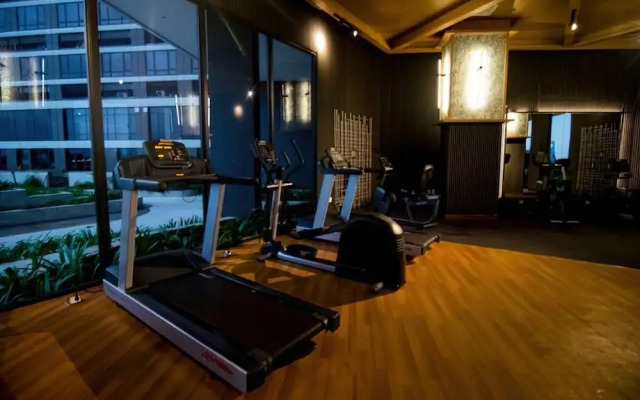 Premium Collins Boulevard Near Airport