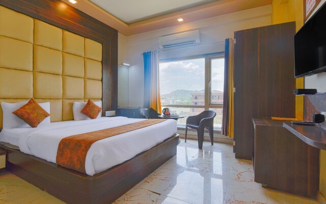 Fabhotel Prime The Royal Galaxy