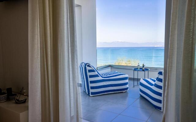 La Mer Bleue Boutique Suite