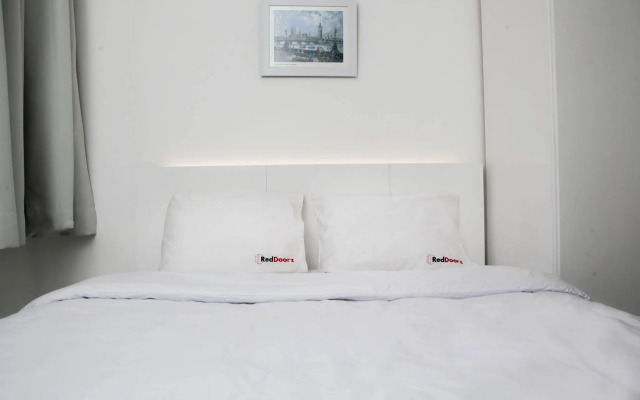 RedDoorz Plus near Parahyangan University