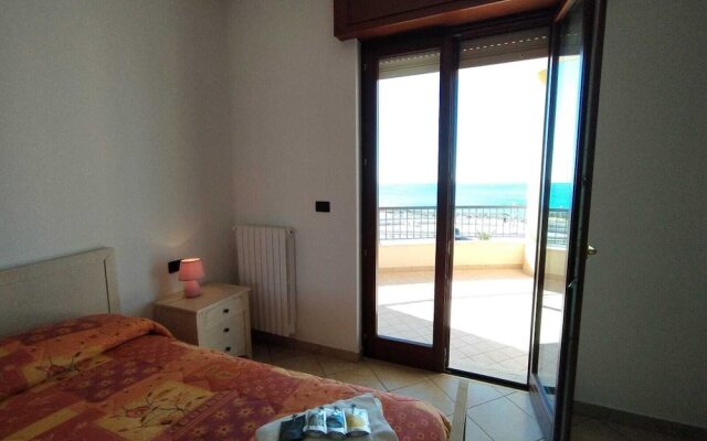 Rosa Virginia vista mare