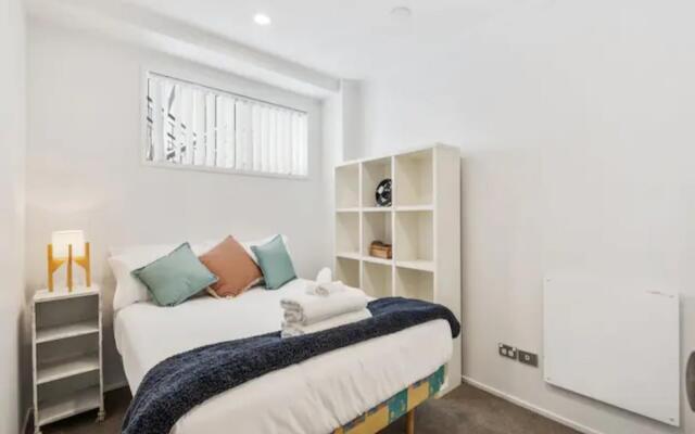 Lovely Two Bedroom Apartment Close To Sky Tower