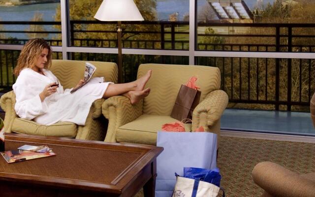 DoubleTree by Hilton Bay City - Riverfront