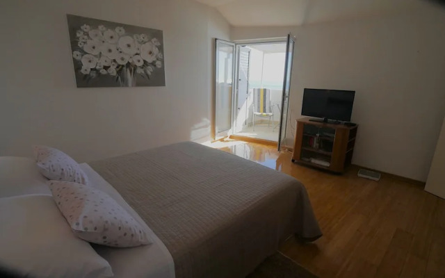 Apartment Blue Horizon