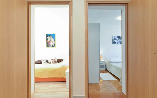 Apartment 1375