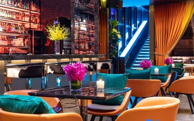Yun Sky Garden Hotel (Jingmen Wanda Plaza Branch)