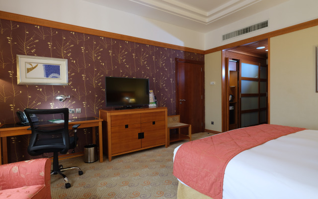 Holiday Inn Kuwait by IHG