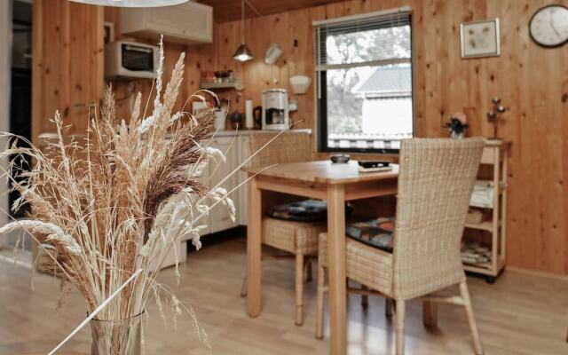 Cozy Holiday Home in Hals Close to Beach