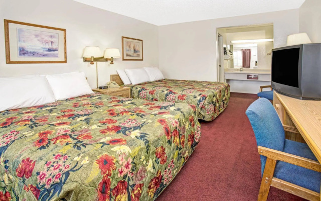 Knights Inn Aurora