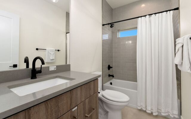 Coastal Chic Home near New Belgium & Old Town FC