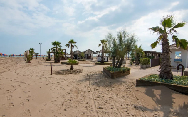 Expansive Apartment in Rosolina Mare near Beach