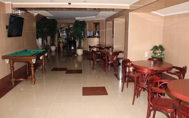 Отель Марина