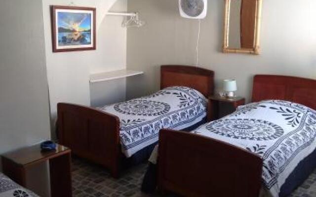 Hostal Los Delfines San Bartolo