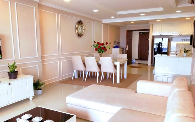 Sunny Tropical – Lobby – Ho Chi Minh City