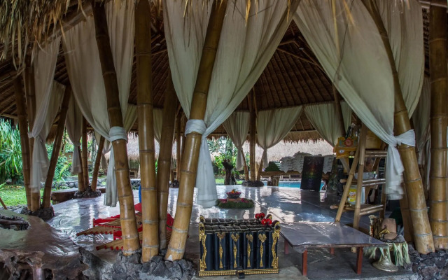 Omunity Bali