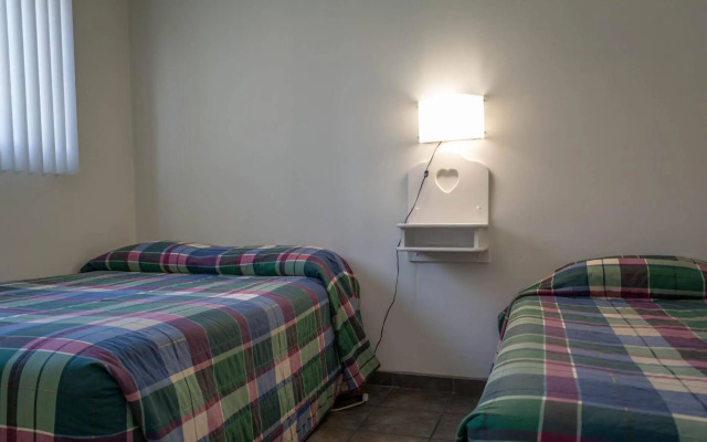 Empire Motel