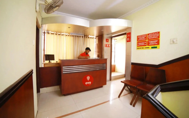 OYO 5643 Hotel Malabar Plaza