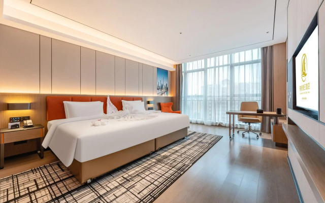 Liang Fan Holiday Inn