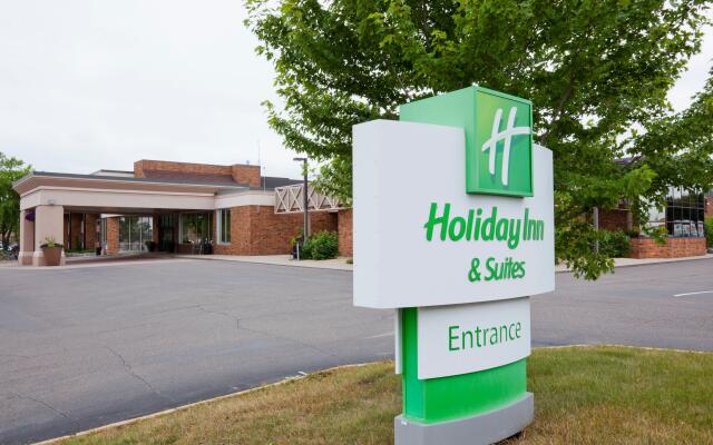 Holiday Inn & Suites St. Cloud, an IHG Hotel