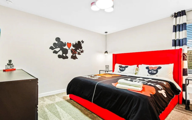 Themed Rooms & Pool in Storey Lake Resort