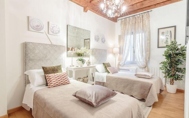 Casa Arias in Lucca With 2 Bedrooms and 1 Bathrooms