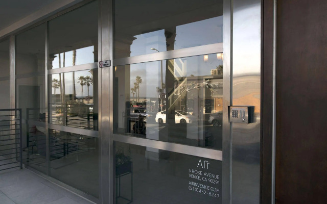 Air Venice on the Beach