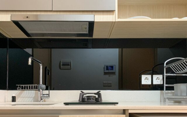 Minimalist Studio Room At Gold Coast Apartment