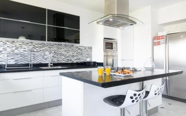 Frishman Apartment