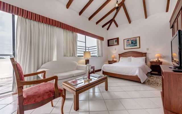 Travelers Apartamentos & Suites Castellón de Juanambú