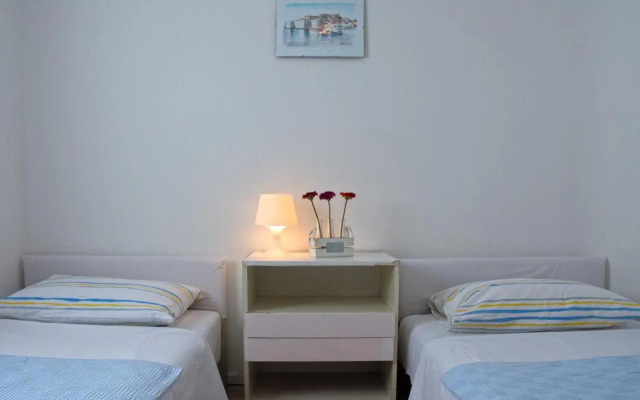 Three-Bedroom Apartment Jadranovo with an Outdoor Swimming Pool 08